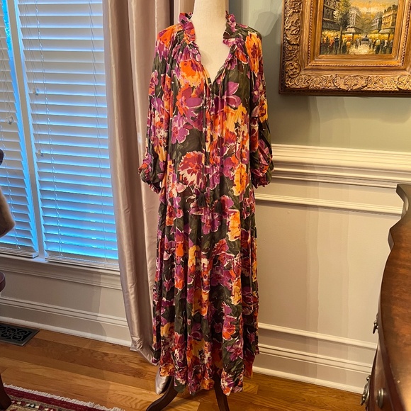 NWT Easel Tiered Maxi Dress in Fall Floral Size SMALL - Picture 3 of 7